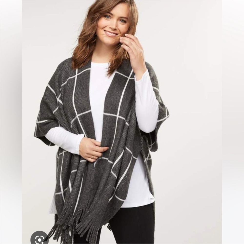 Lane Bryant open front One Size window pane fringe hem shrug poncho cardigan